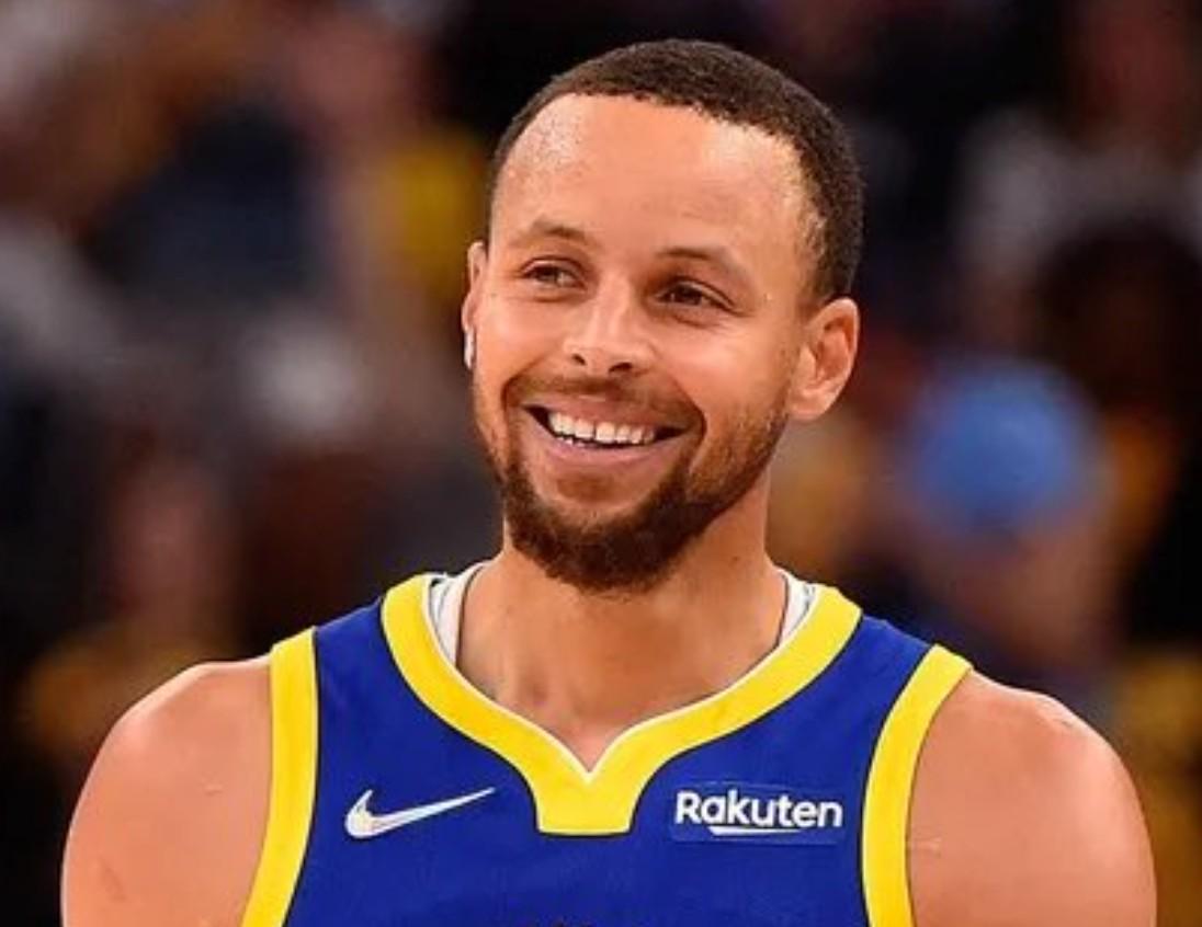 芒果体育-Shams：库里还将因为右膝的伤势缺席未来10天的比赛